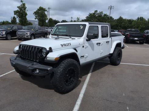 Used 2021 Jeep Gladiator Sport AWD/4WD image 4