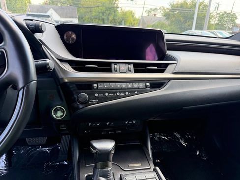 Used 2019 Lexus ES 350 w/ Premium Package FWD image 32