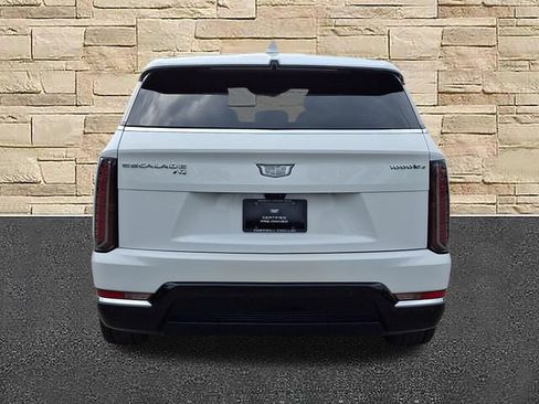 Used 2025 Cadillac Escalade IQ Luxury 2 AWD/4WD image 3