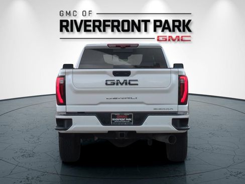 Used 2025 GMC Sierra 2500 Denali Ultimate AWD/4WD image 4
