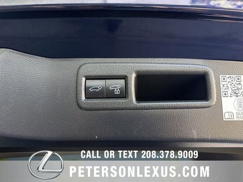 Used 2022 Toyota Venza Limited AWD/4WD image 21