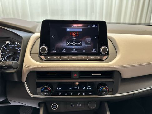 Certified 2023 Nissan Rogue SV image 5