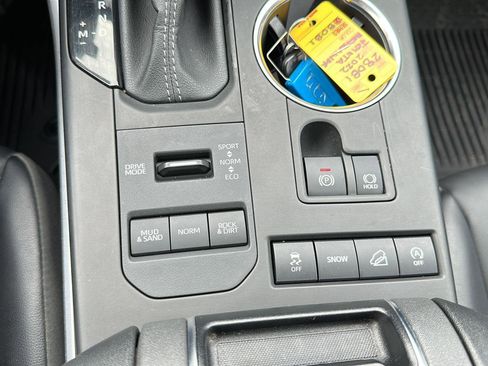 Used 2022 Toyota Highlander XLE image 35