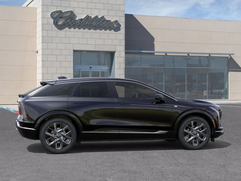 New 2026 Cadillac Optiq Luxury 1 RWD image 5