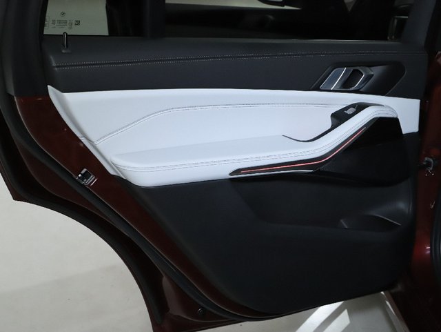 Used 2027 BMW X7 xDrive40i AWD/4WD image 14