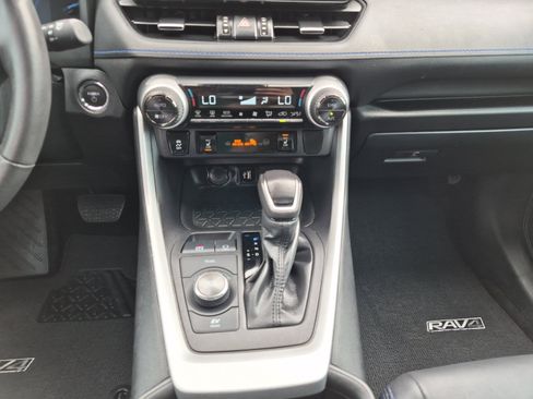 Used 2024 Toyota RAV4 XSE AWD/4WD image 22