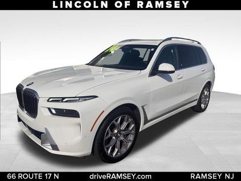 Used 2024 BMW X7 xDrive40i w/ Parking Assistance Package AWD/4WD image 1