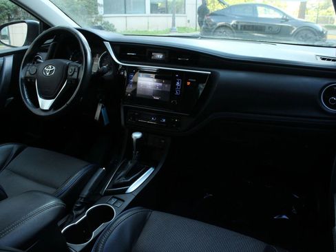 Used 2017 Toyota Corolla SE image 20