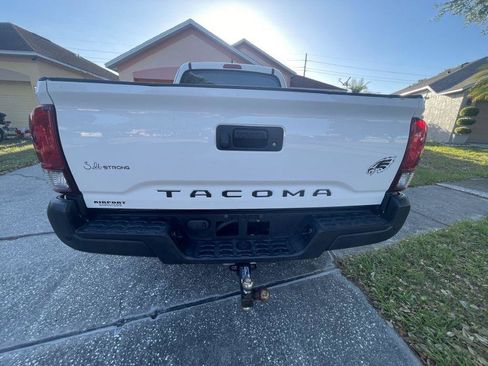 Used 2018 Toyota Tacoma SR image 5