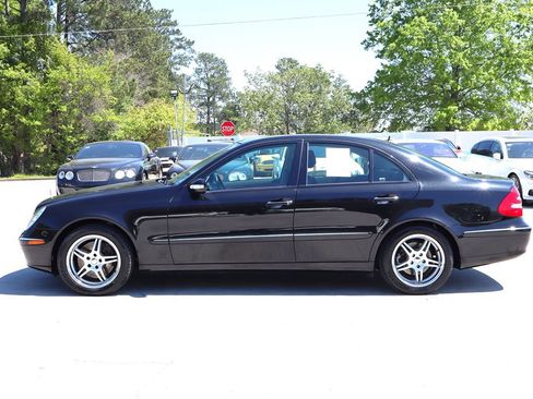 Used 2005 Mercedes-Benz E 500 4MATIC Sedan image 4