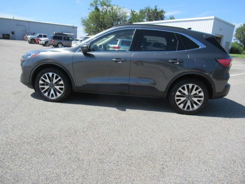 Used 2020 Ford Escape Titanium AWD/4WD image 8