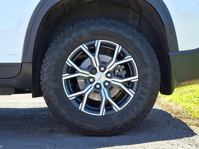 Used 2025 GMC Acadia AT4 w/ Luxury Package AWD/4WD image 5
