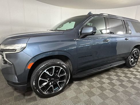 Used 2021 Chevrolet Suburban RST w/ Luxury Package AWD/4WD image 8