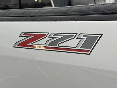 Used 2017 Chevrolet Colorado Z71 image 9