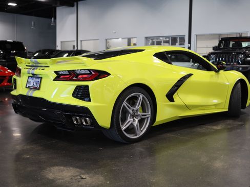 Used 2022 Chevrolet Corvette Stingray Coupe w/ Z51 Performance Package RWD image 6