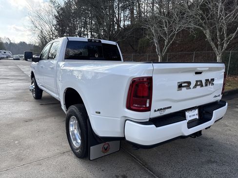 New 2025 RAM 3500 Laramie w/ Towing Technology Group image 5