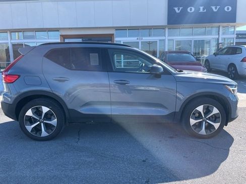 Used 2023 Volvo XC40 B5 Plus w/ Climate Package image 4