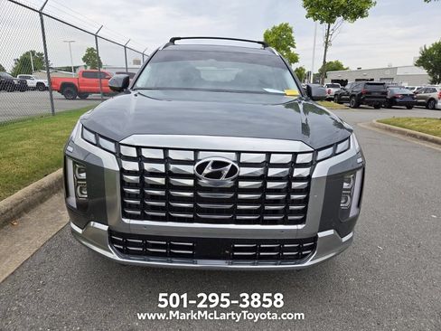 Used 2025 Hyundai Palisade Calligraphy FWD image 2