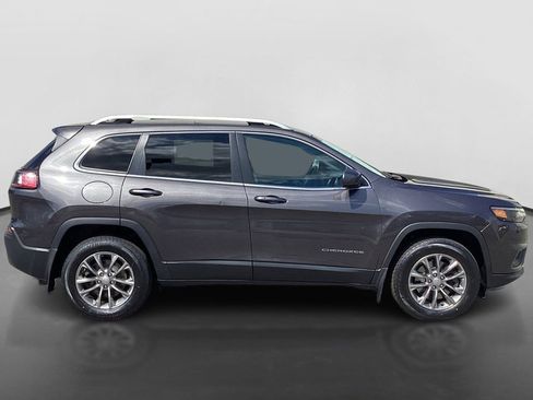 Used 2019 Jeep Cherokee Latitude Plus w/ Cold Weather Group AWD/4WD image 4