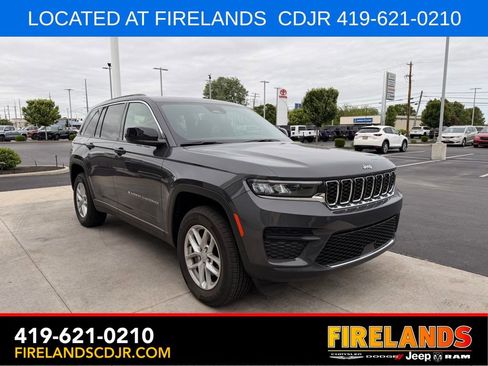 Used 2024 Jeep Grand Cherokee Laredo X w/ Luxury Tech Group I AWD/4WD image 14