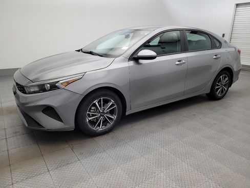 Used 2022 Kia Forte LXS FWD image 2