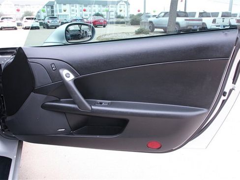 Used 2005 Chevrolet Corvette Coupe w/ Preferred Equipment Group image 28