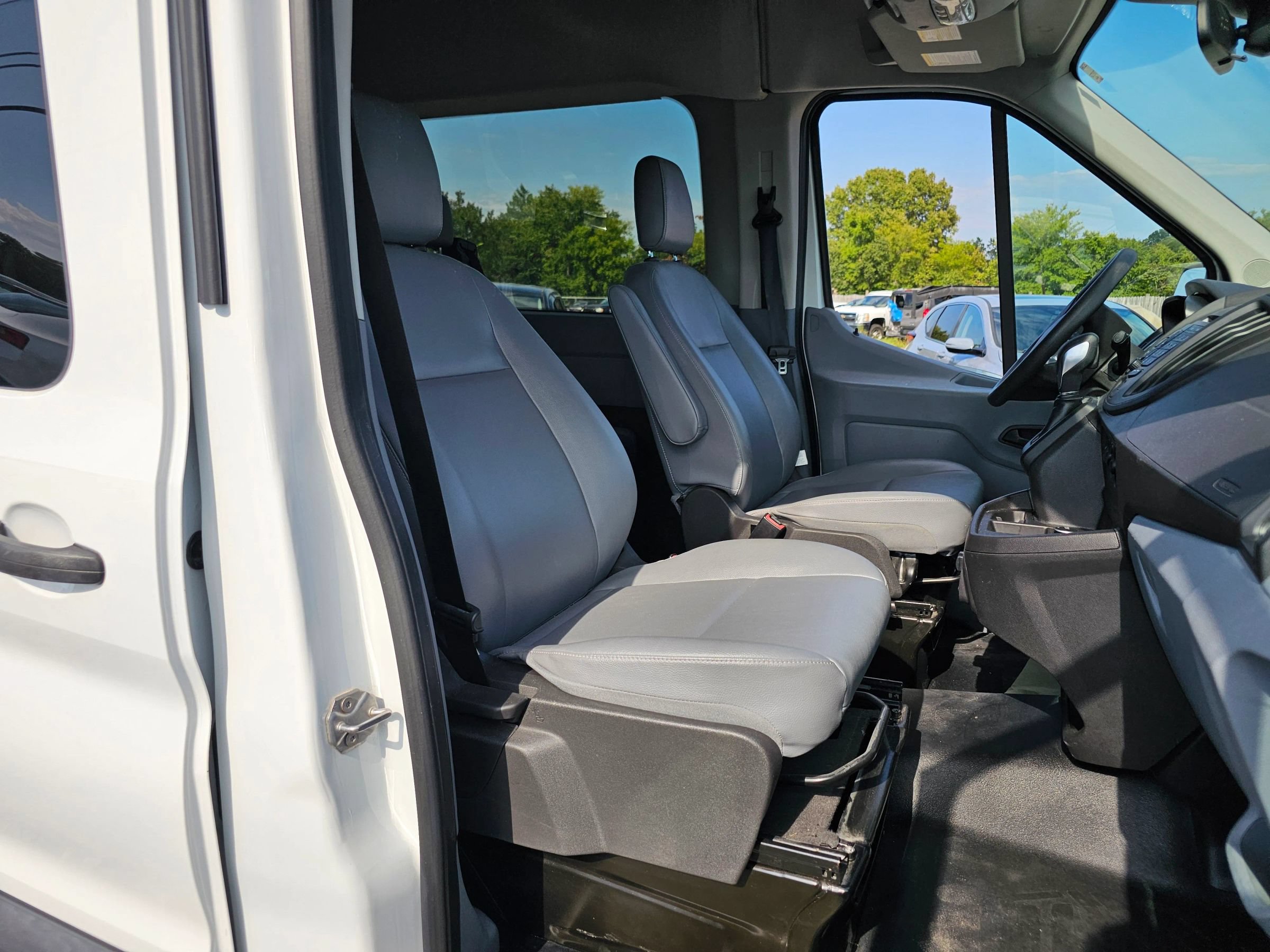 Used 2018 Ford Transit 350 XL RWD image 6