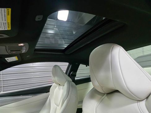 Used 2018 INFINITI Q60 Red Sport 400 w/ Pro Active Package image 13