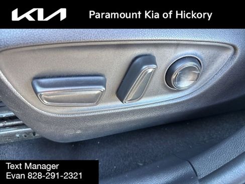 Used 2019 Toyota RAV4 Limited image 19