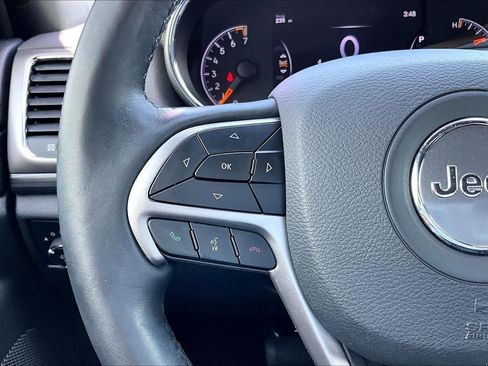Used 2019 Jeep Grand Cherokee Altitude RWD image 24