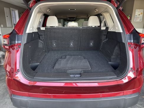 Used 2025 Nissan Rogue SV AWD/4WD image 11
