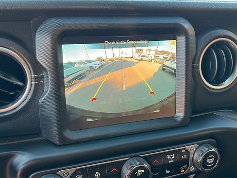 Used 2021 Jeep Wrangler Unlimited Sahara w/ Cold Weather Group image 14