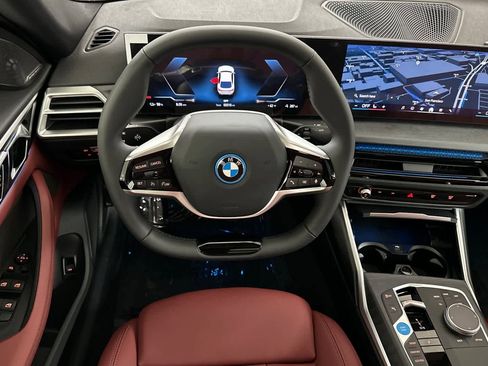 Used 2025 BMW i4 eDrive40 image 14