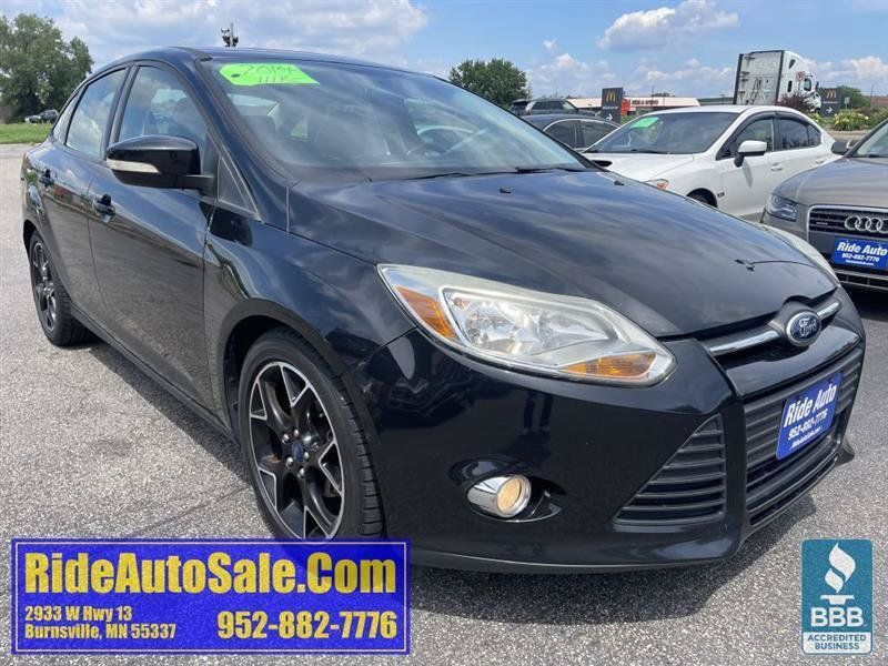 Used 2014 Ford Focus SE w/ Equipment Group 201A FWD image 3