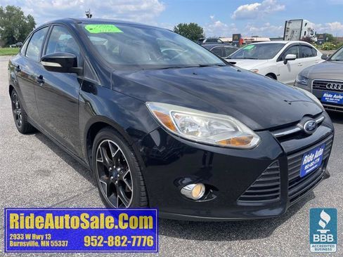 Used 2014 Ford Focus SE w/ Equipment Group 201A FWD image 3