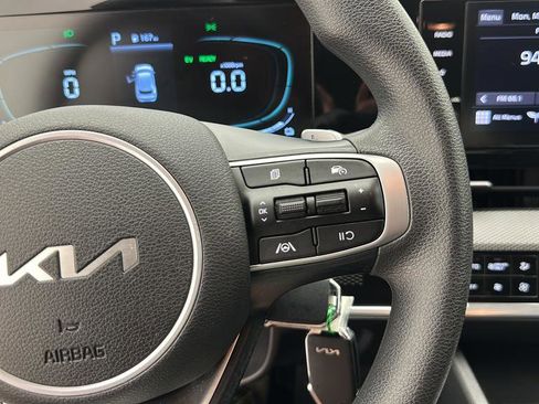Used 2023 Kia Sportage LX AWD/4WD image 17