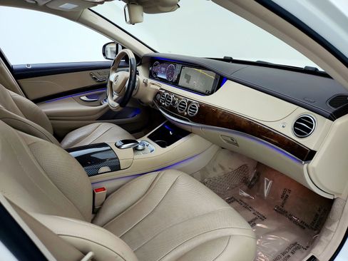 Used 2017 Mercedes-Benz S 550 Sedan image 23