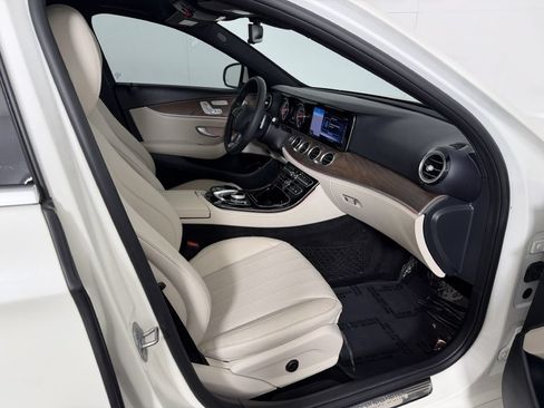Used 2017 Mercedes-Benz E 300 4MATIC image 18