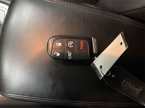 Used 2020 Jeep Grand Cherokee Limited image 31