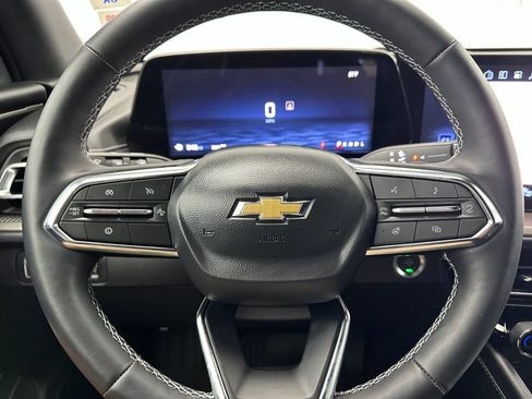 Used 2025 Chevrolet Traverse LT w/ Driver Confidence Package AWD/4WD image 24