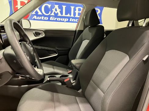 Used 2023 Kia Soul S FWD image 20
