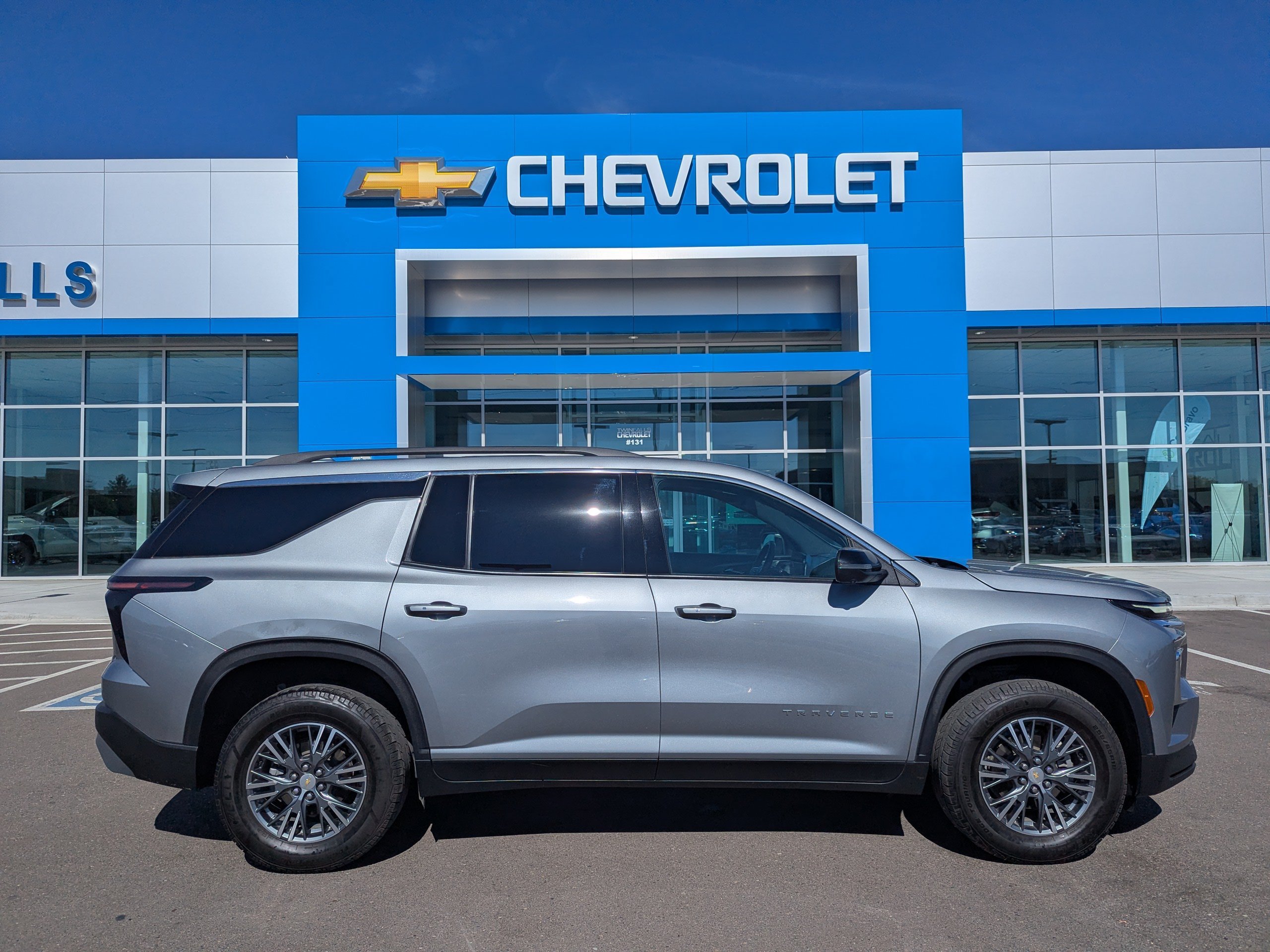 Certified 2024 Chevrolet Traverse LT FWD image 42