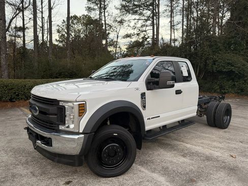 Used 2019 Ford F450 XL w/ XL Value Package image 2