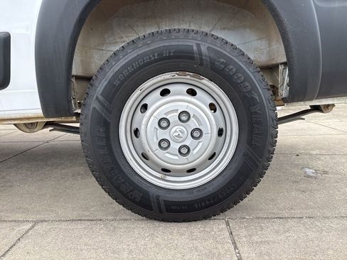 Used 2025 RAM ProMaster 2500 w/ Convenience Group image 23