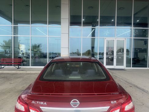 Used 2016 Nissan Altima 2.5 SR FWD image 9