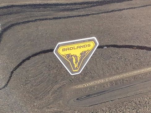 Used 2023 Ford Bronco Sport Badlands image 9