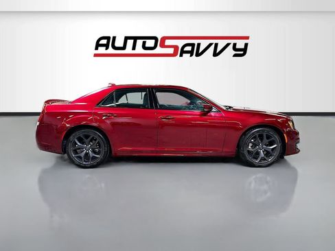 Used 2023 Chrysler 300 S w/ Comfort Group RWD image 8