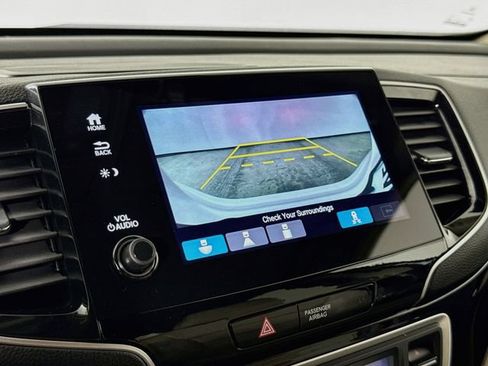 Used 2021 Honda Pilot Touring image 6
