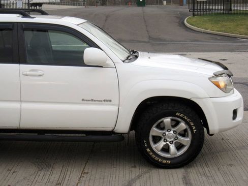 Used 2007 Toyota 4Runner SR5 image 7