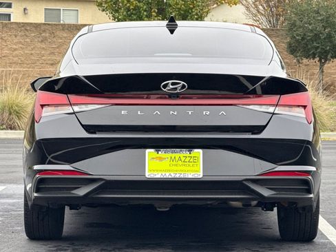 Used 2023 Hyundai Elantra SEL w/ Convenience Package image 9